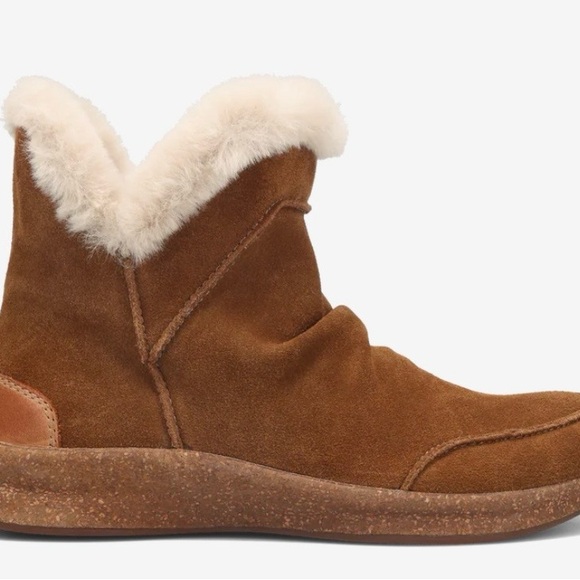 New! Taos Footwear Brown Suede Winter Boots NEW in Box! - Picture 4 of 9